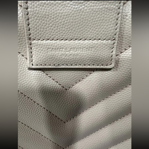 Authentic Saint Laurent YSL Grain De Poudre Matelasse Shoulder Tote in Tan Gold - Picture 13 of 16